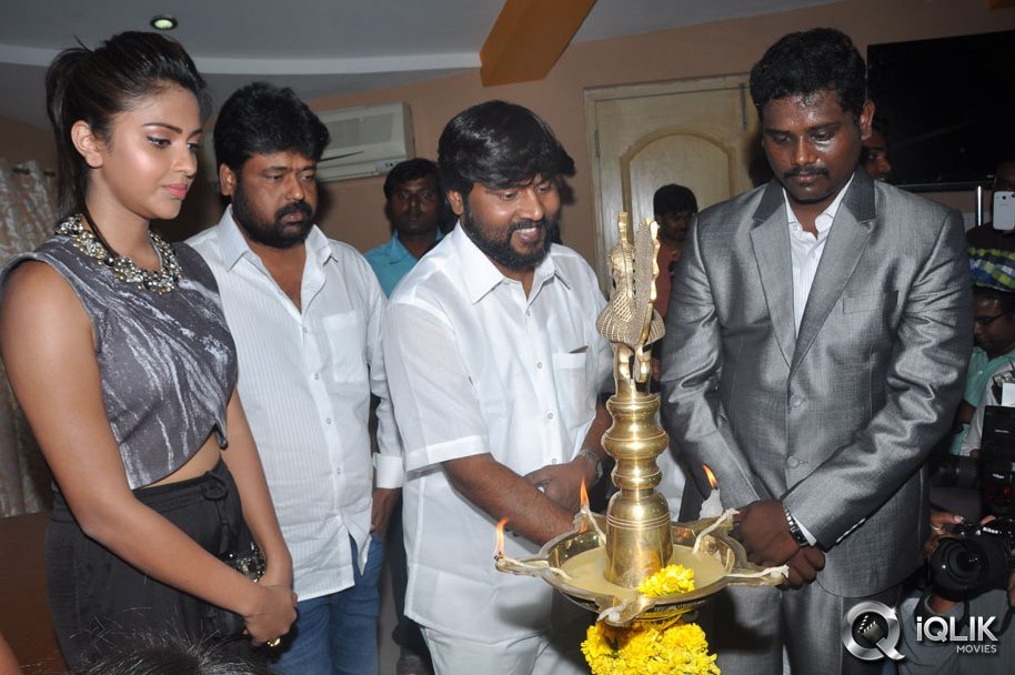 Amala-Paul-Launches-Benze-Vacation-Club